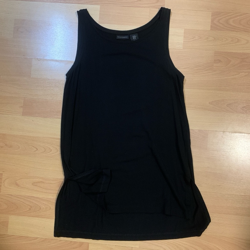 Black Sleeveless Top